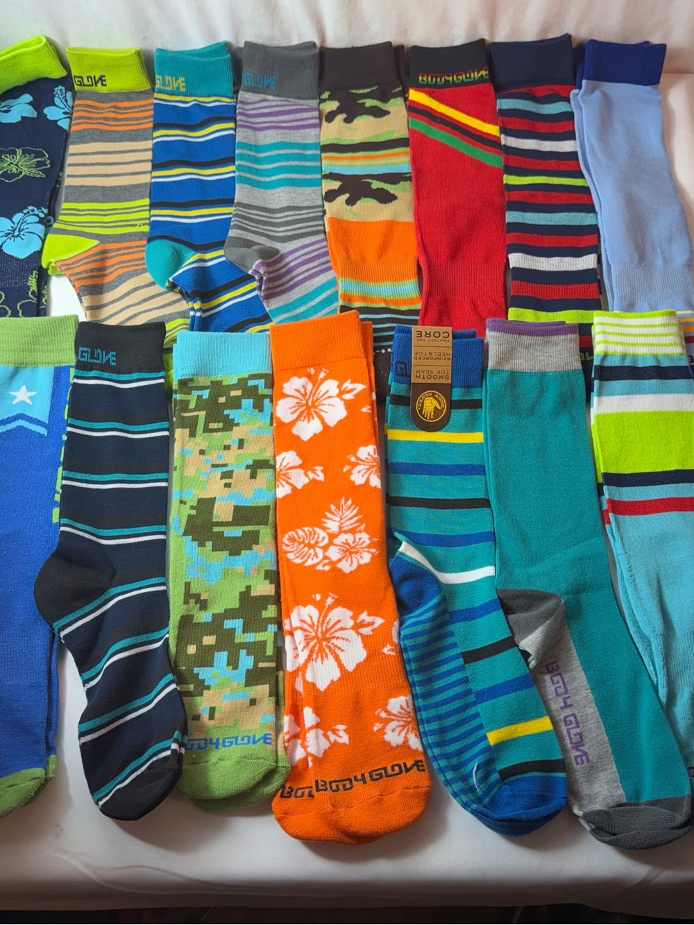LOT of 15 Pairs of BODY GLOVE Men’s Socks Size 10-13 NEW (BG15)